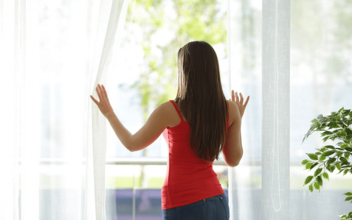 How Do You Choose the Perfect Curtains and Blinds for Your Window