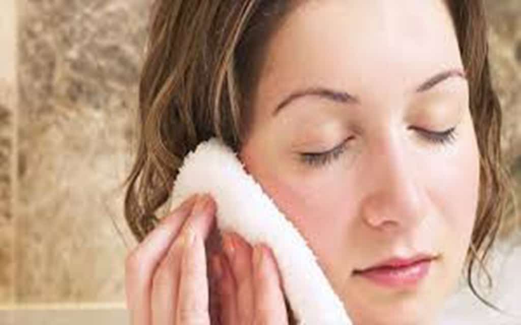 Natural Ways You Can Treat Clogged Ears Yourself