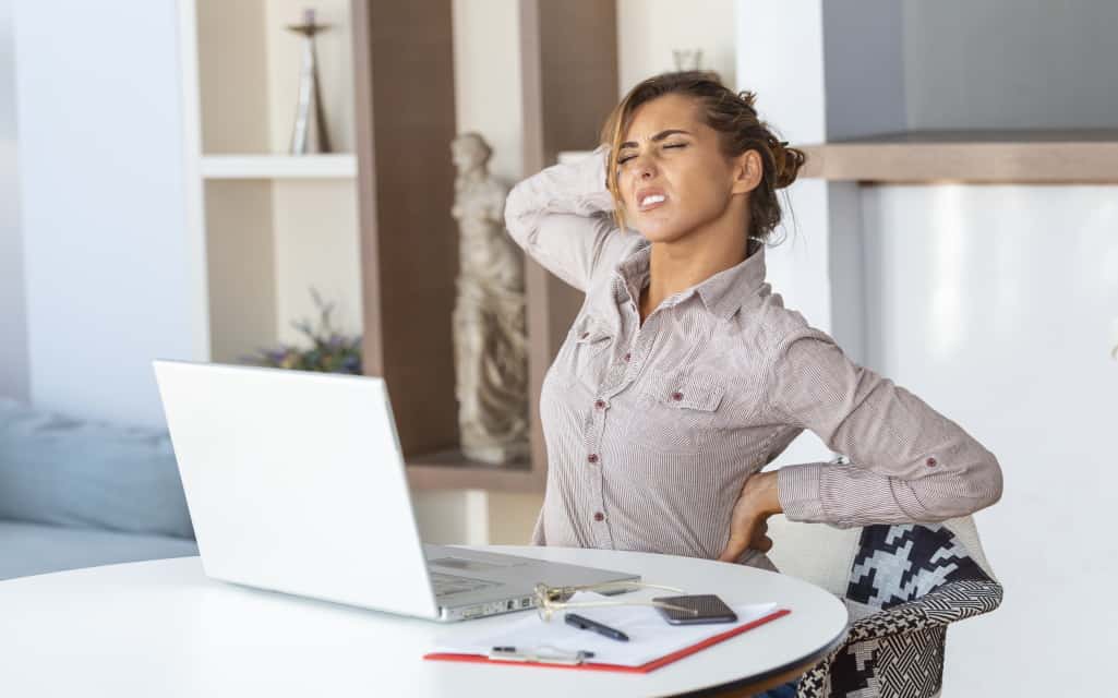 6 Ways to Reduce Shoulder and Back Pain From Sitting at a Desk