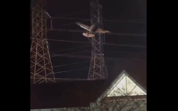 A plane crashes into an electricity tower in Maryland US