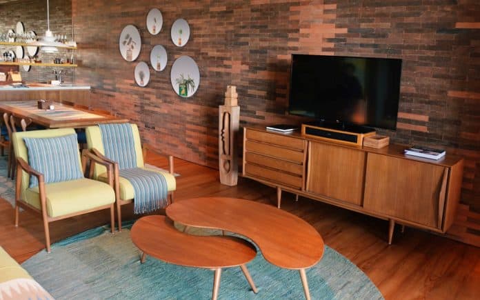 How to Use Teak Wood Furniture for Home Interior Makeovers
