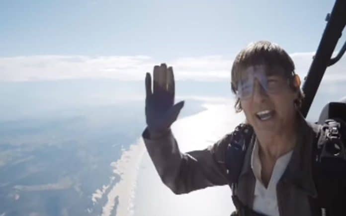 Tom Cruise shows off his skydiving skills