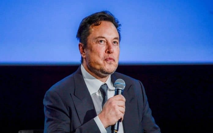 Musk in the face of the royal family in Britain